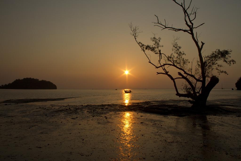 Sunrise Tropical Resort Railay-stranden Eksteriør bilde